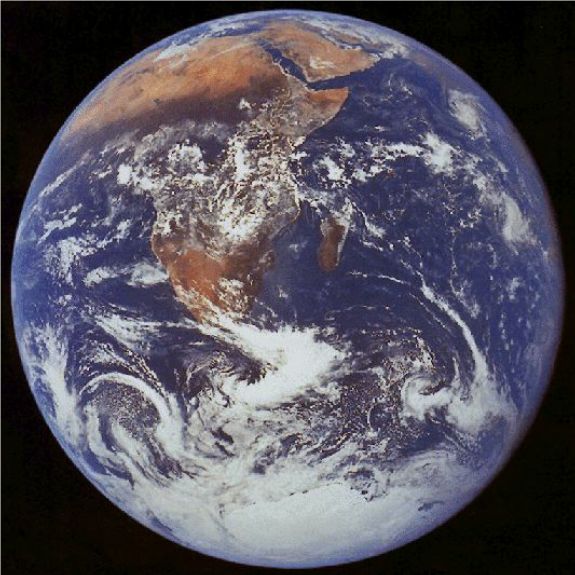 Photo of the earth taken fron Apollo 17.