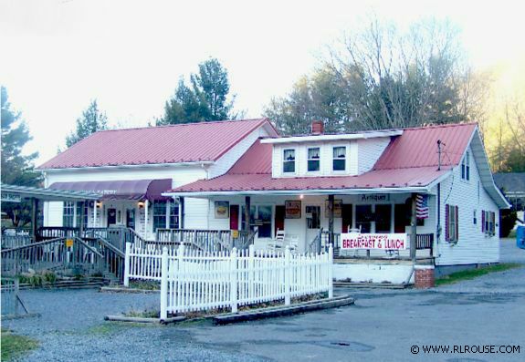 "In The Country" Store & Eatery - Damascus, Va