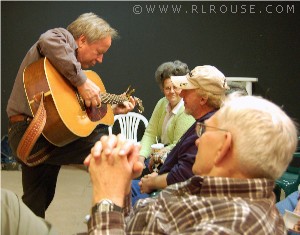 Little Roy pickin' before the show.